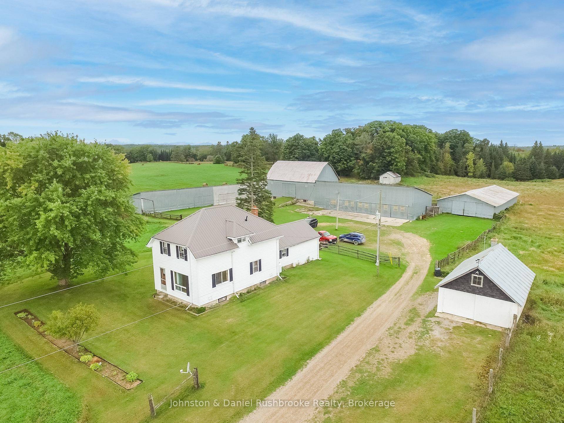 Rarely offered breathtaking, 400 acre farm !