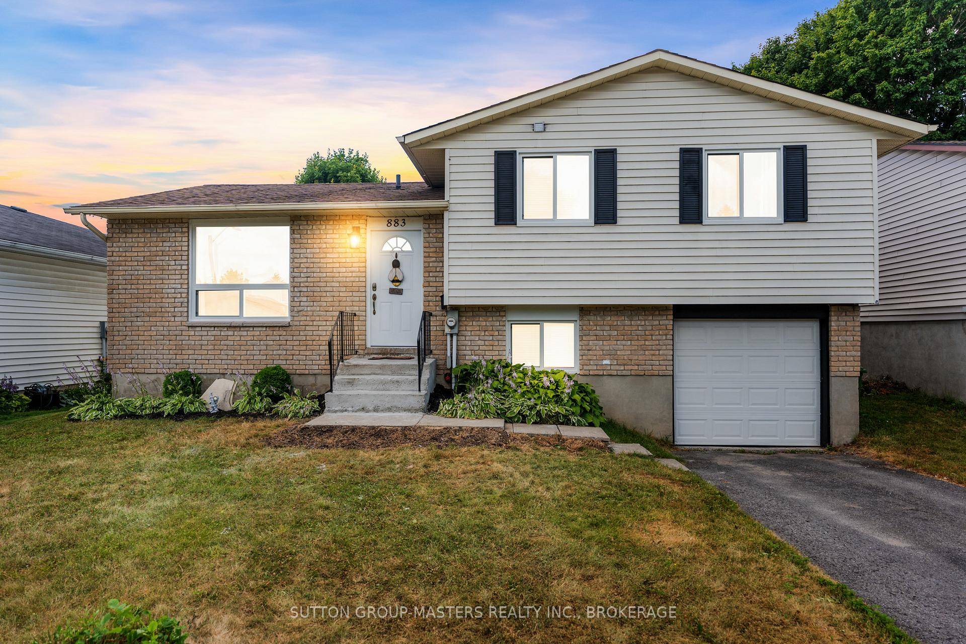 Welcome to 883 Old Colony Road in the beautiful West end of Kingston, Ontario in this desirable neighbourhood that is close to the Cataraqui centre, great elementary and secondary school ...