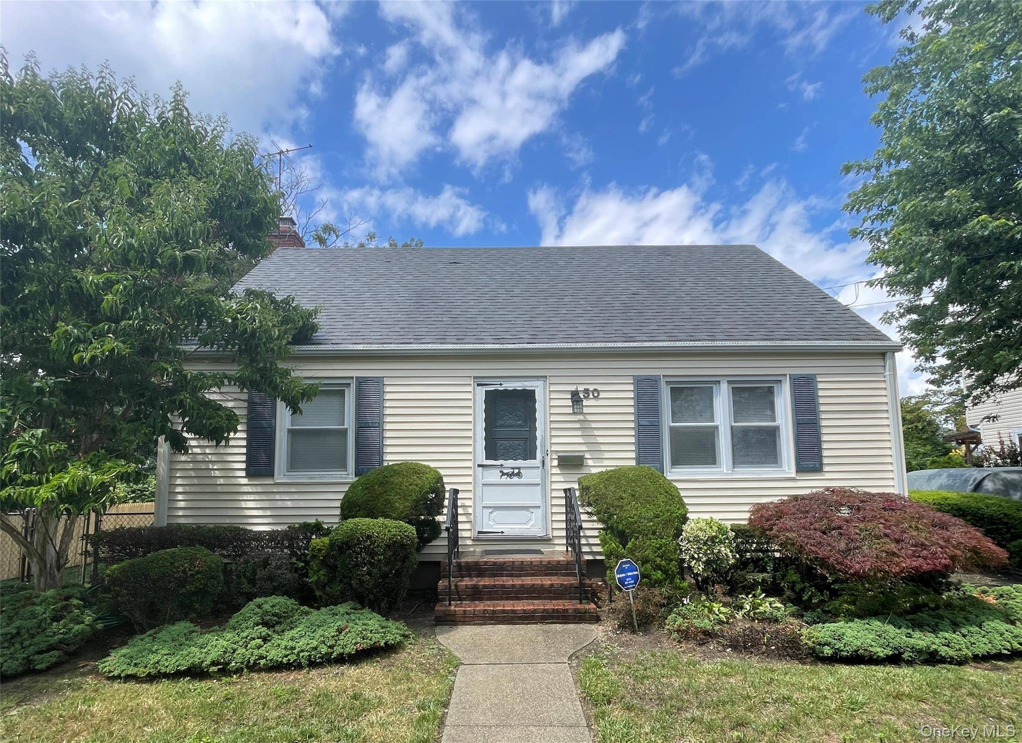 Welcome home to this 4 bed, 1 bath whole house rental.