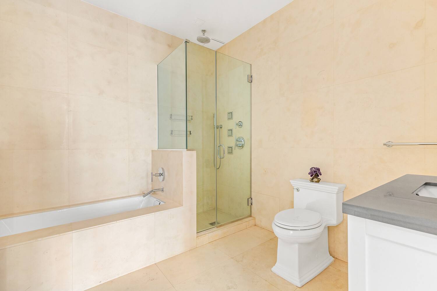 THIS. IS. IT ! Welcome to 254 Park Avenue South apartment 11NO.