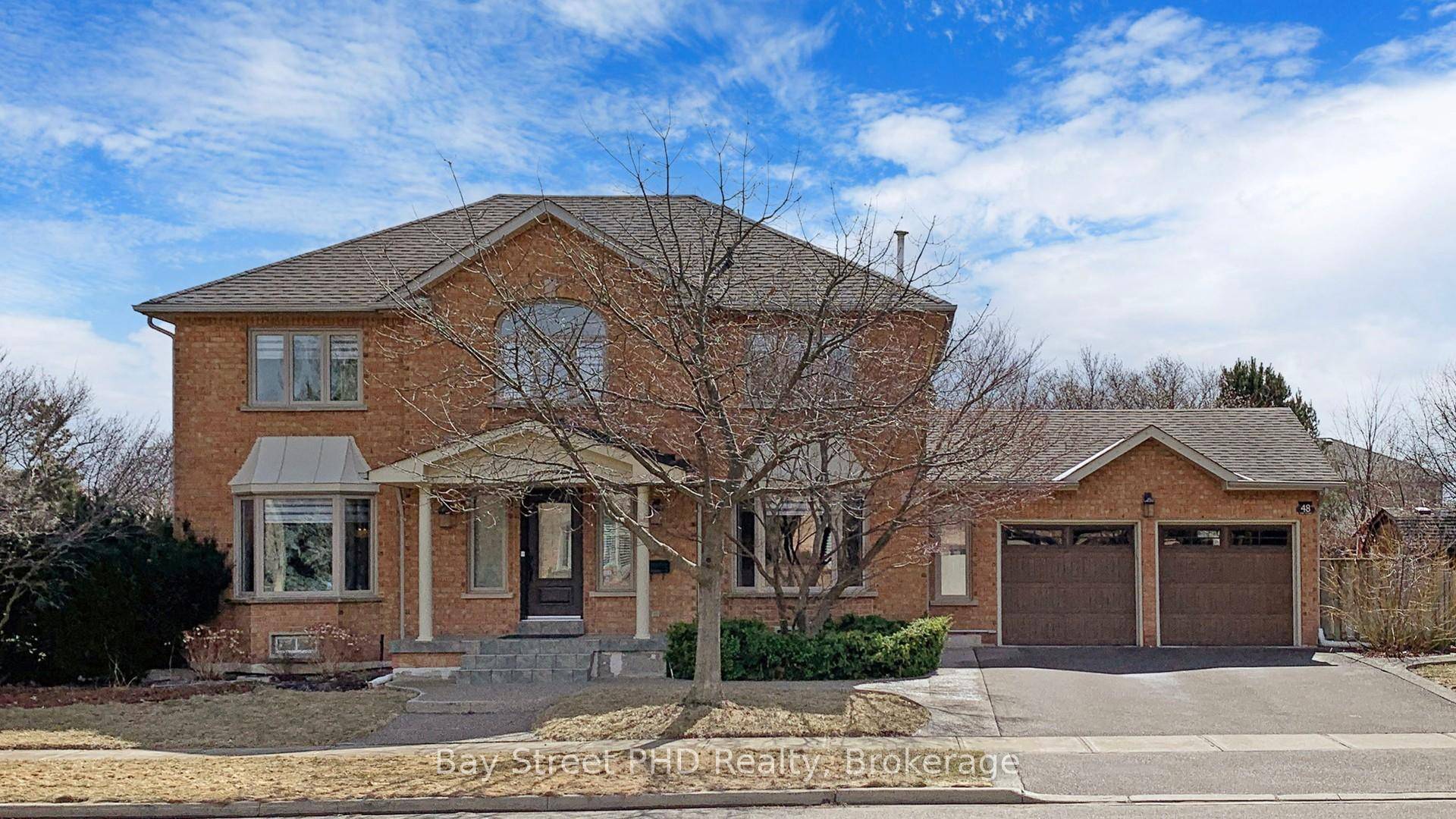 Absolutely Stunning ! This Beautifully Renovated Home is Located in a Highly Sought After Neighbourhood and Offers the Perfect Blend of Modern Upgrades and Comfortable Family Living !