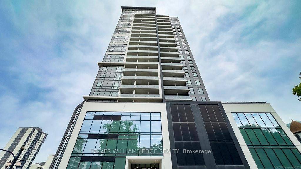 Sophisticated Urban Living at Its Finest !