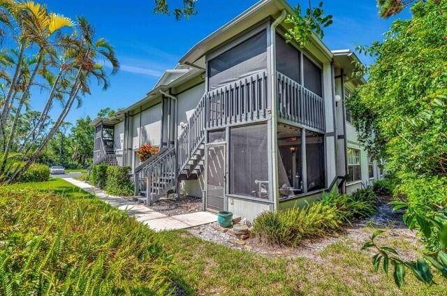 Welcome to this updated 2 bedroom, 2 bath FIRST floor condo in desirable Hobe Sound, conveniently located just off US 1 between Jupiter and Stuart.
