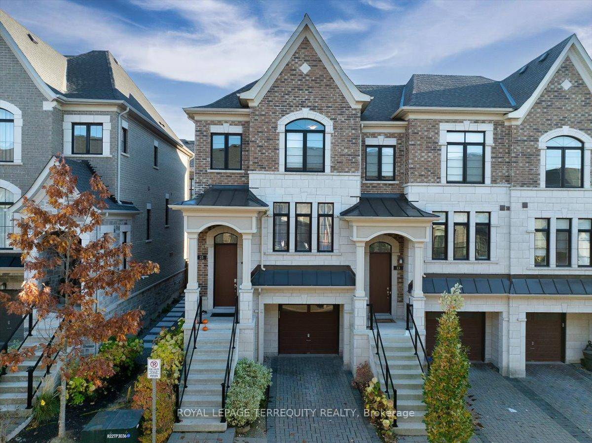 Welcome to this beautifully maintained, original owner end unit, Freehold townhome in the highly desirable South Richvale community.