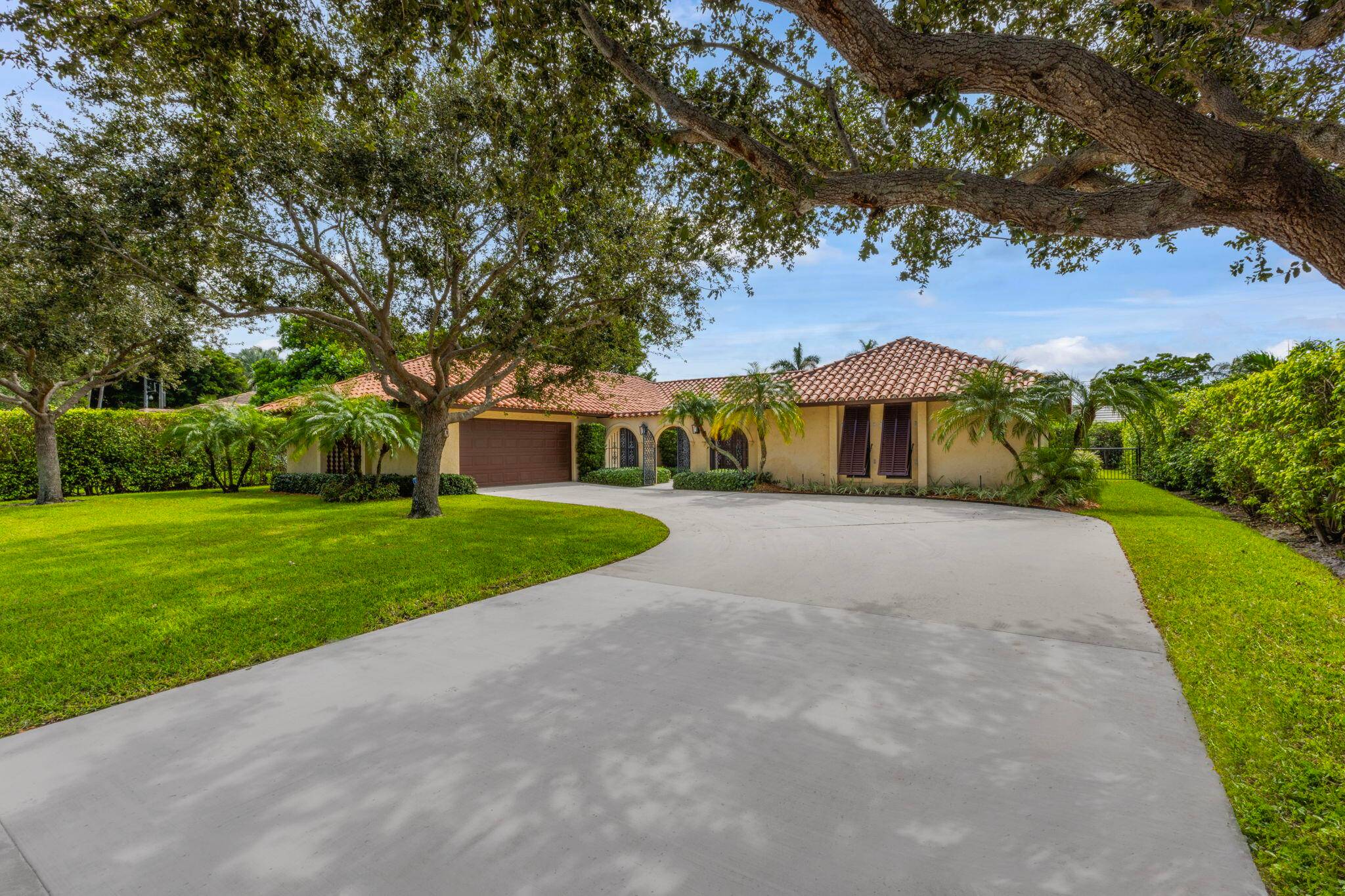 Exclusive, Private Location3 Loggerhead Lane is a 3 bed 3 bath home located in Pt.