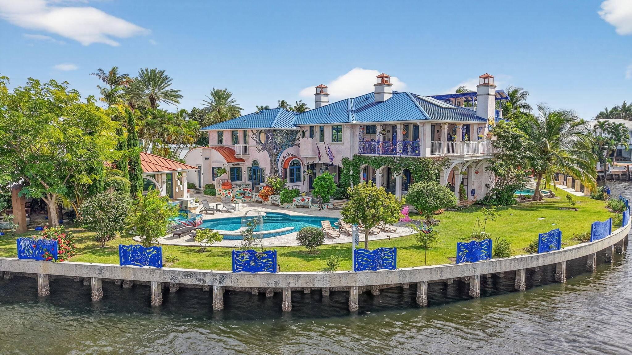 PRIME LOCATION ! Exceptional DEEPWATER Intracoastal Estate nestled on a Barrier Island, quiet Cul De Sac street, surrounded by other trophy properties.