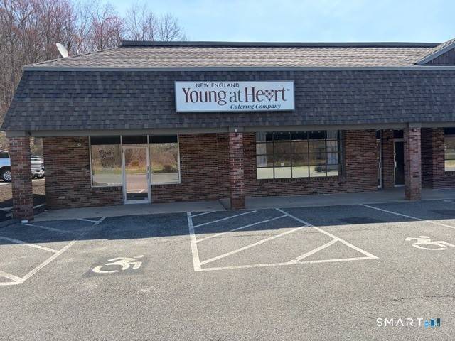 Turn key 2, 400 SF restaurant opportunity located in the Little River Shopping Center, just minutes from Quarry Walk.