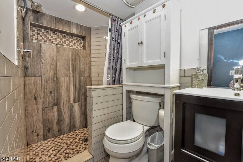 Excellent investment or owner occupant opportunity !