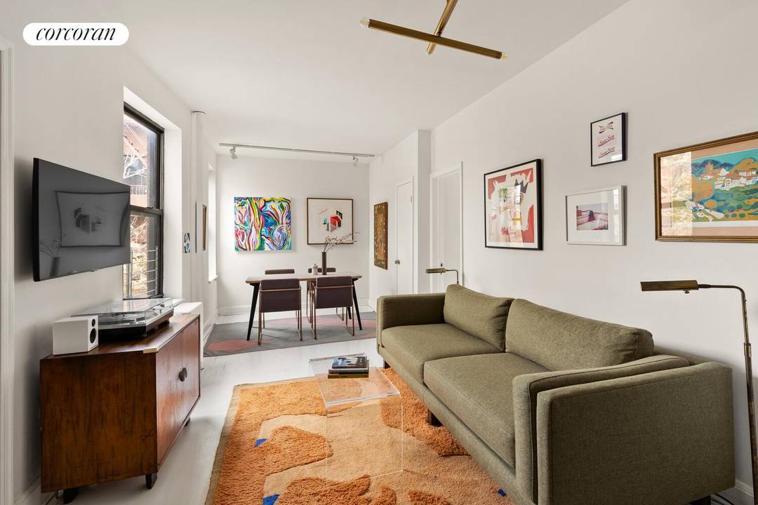 Bright and inviting 1 bedroom co op located just off 5th Avenue in the heart of Park Slope.