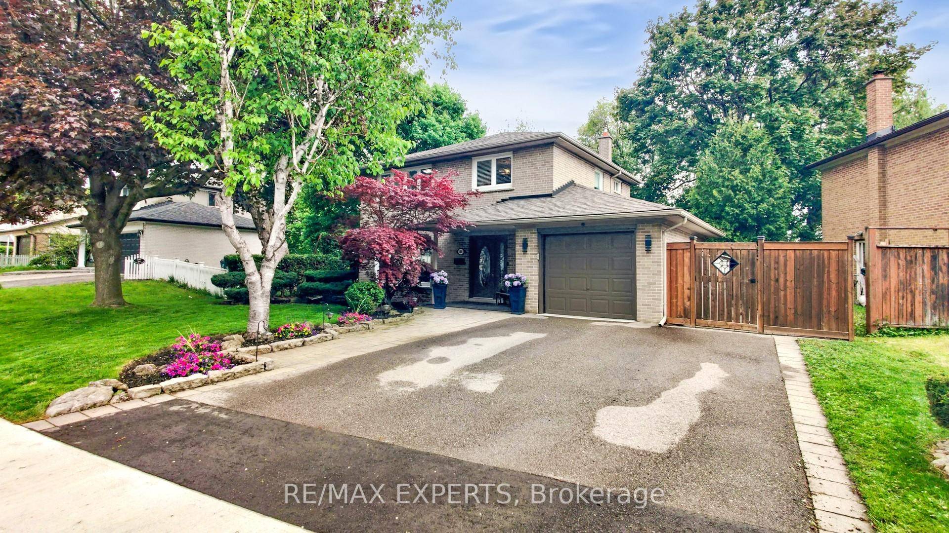 Welcome To 105 Mercury Rd Beautifully Upgraded 3 Bedroom Residence With Finished Walk Out Basement Situated On A Picturesque Pie Shaped Ravine Lot Backing On To Humber River.