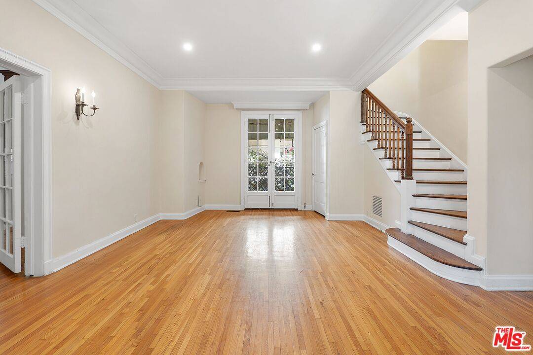 420  S Beverwil Dr 3BR Beverly Hills La