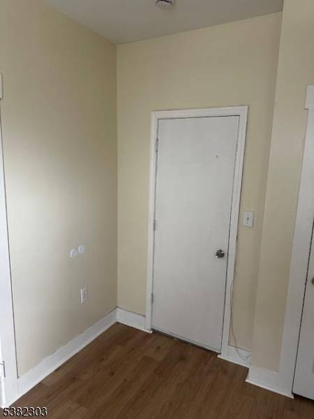 Back on the market. House will be delivered completely vacant.
