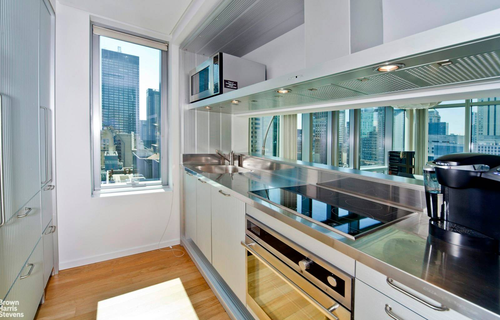 Home In the Heart of Rockefeller Center !