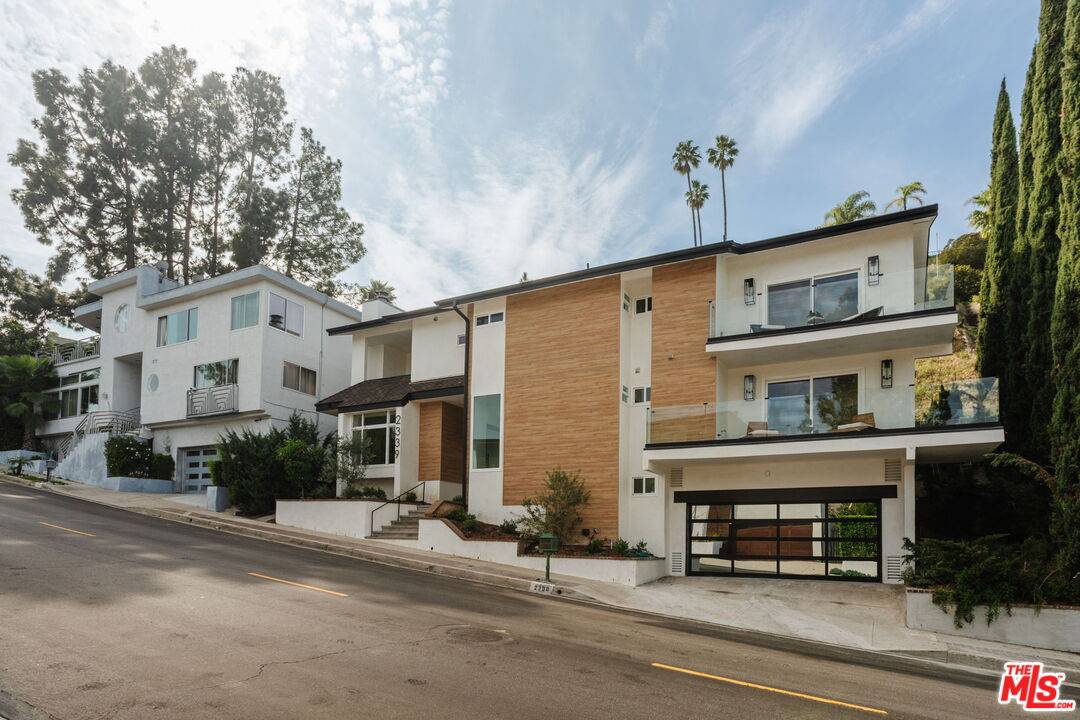 2339   Jupiter Dr 4BR Hollywood Hills East La