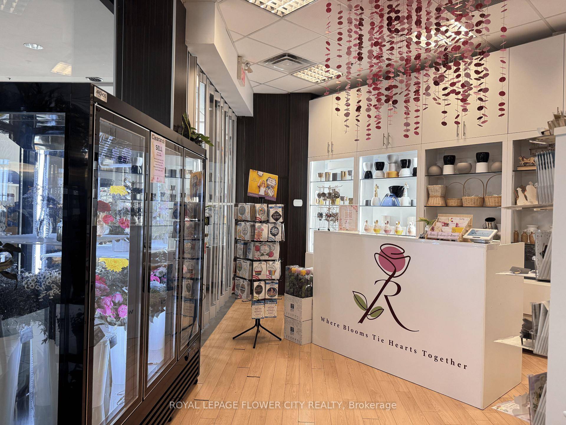 A well established Roseknot business located at the busy intersection of Guelph Street and Mountainview Road in a popular mall surrounded by major name brand businesses such as Sport Chek, ...