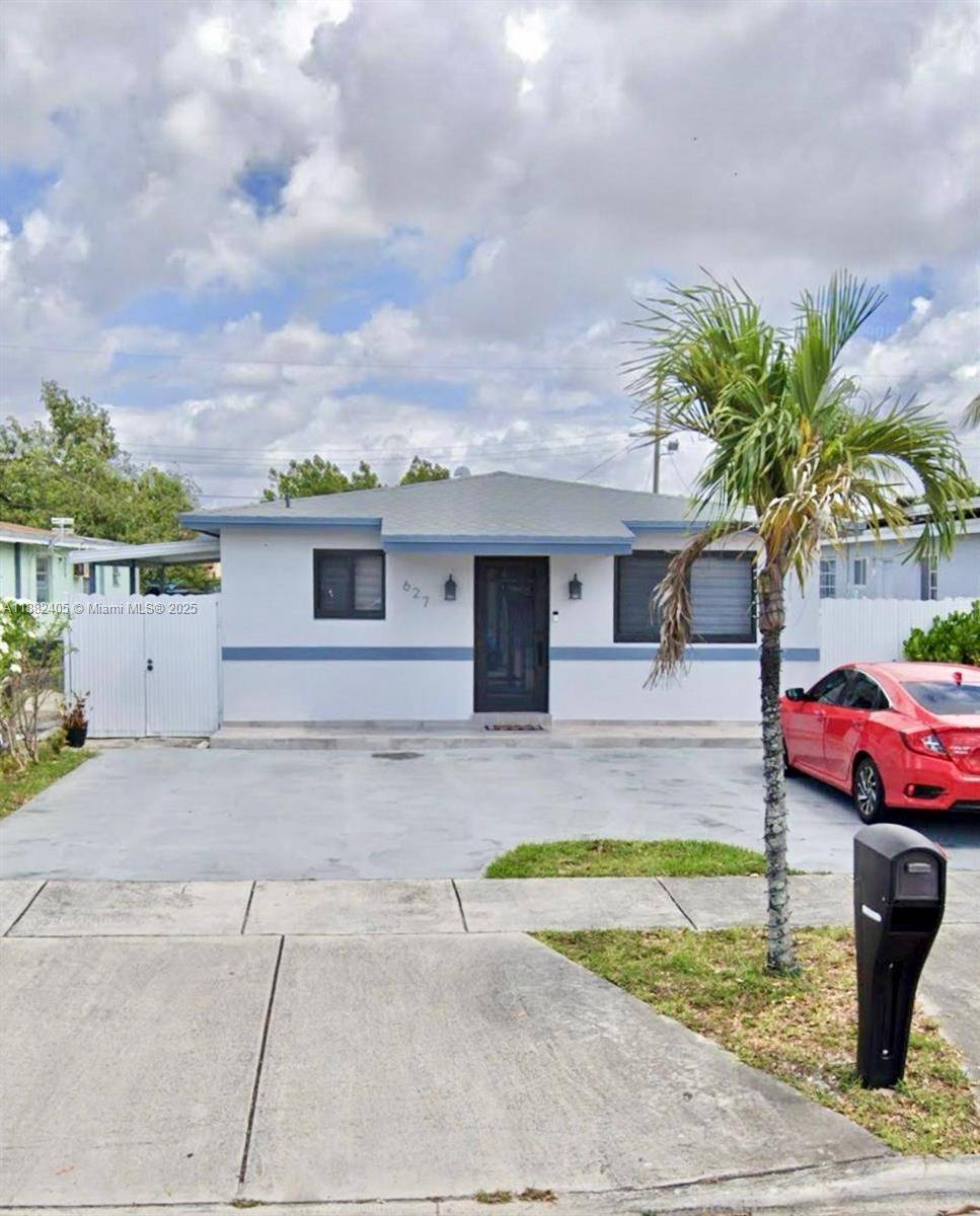 Welcome to this spacious and inviting 4 bedroom, 2 bathroom home, offering the perfect blend of comfort and convenience.