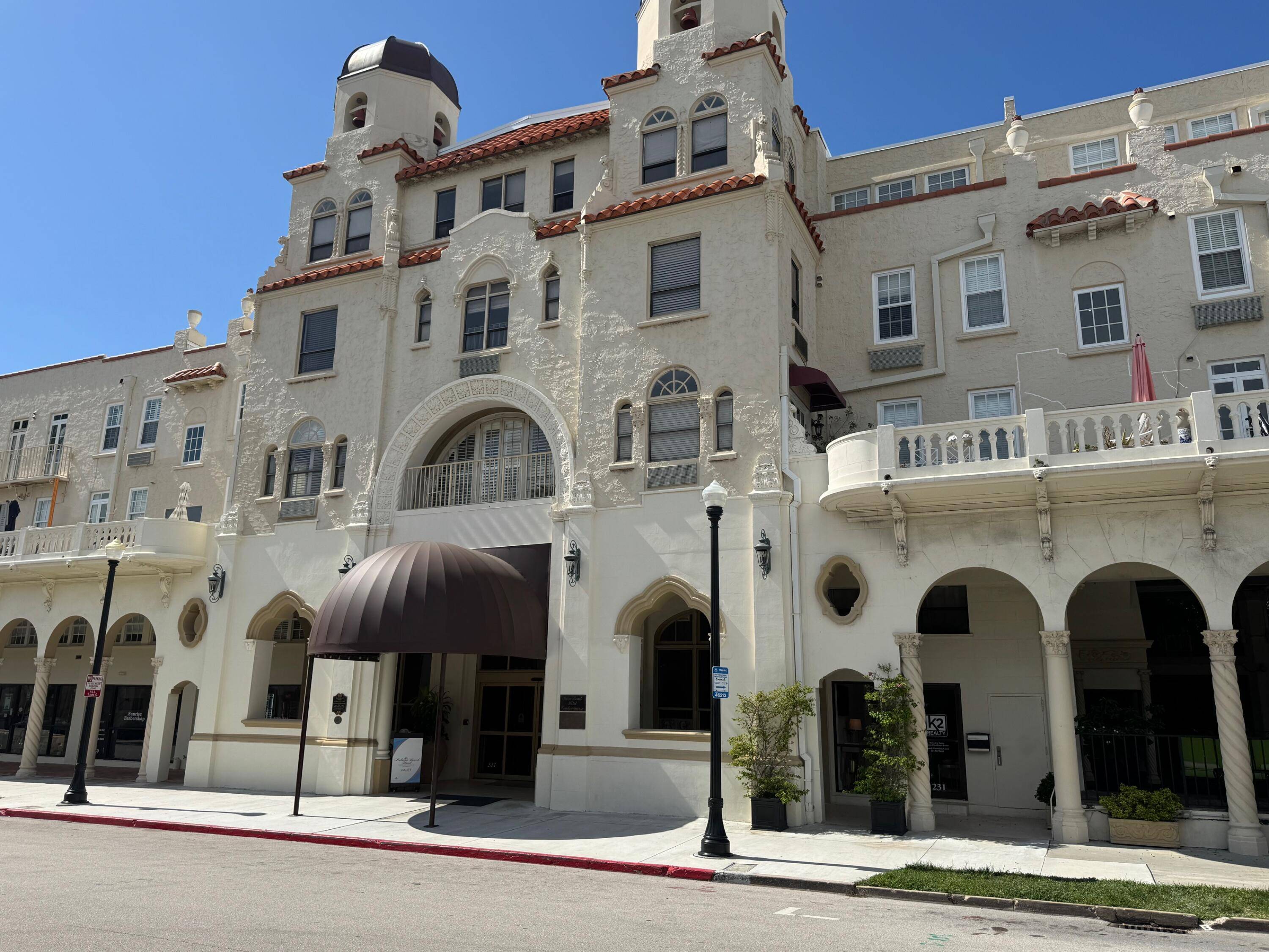 Calling all Investors. Now is your chance to own a condominium in the heart of Palm Beach at the historic Palm Beach Hotel.
