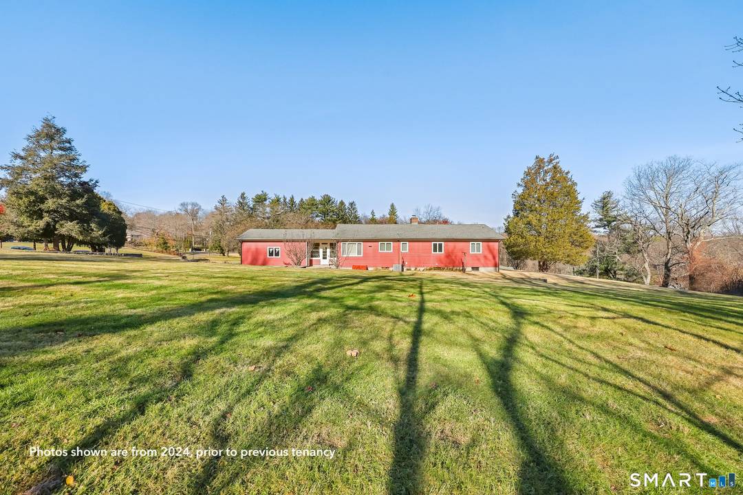 Welcome to 67 Barclay Drive a well maintained Stamford rental offering effortless, single level living in a quiet cul de sac.