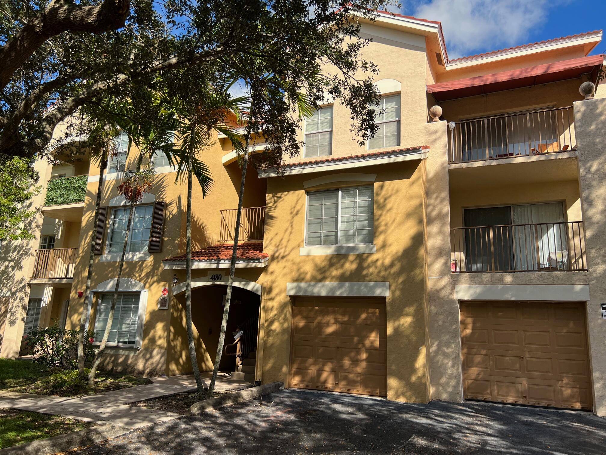 Upgrades incl. tiled balcony with beautiful exterior porcelain tiles, granite countertops, crown molding throughout, freshly painted 03 2023, all sinks and bathtubs freshly caulked 03 2023, new modern LED cordless ...