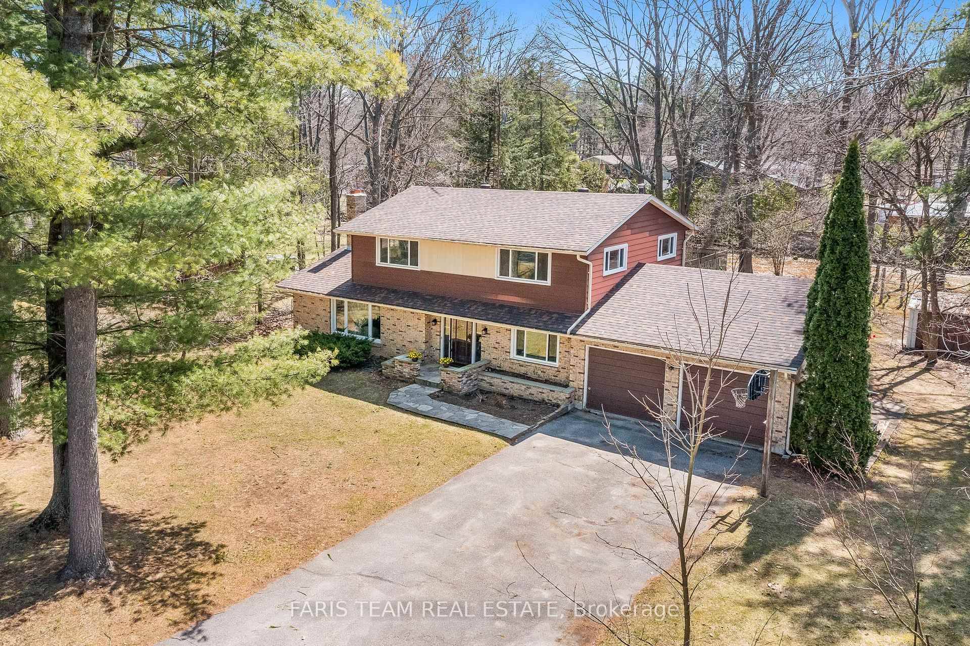 Top 5 Reasons You Will Love This Home 1 Beautifully situated in a well established, family friendly neighbourhood in Anten Mills, this four bedroom, two storey home offers excellent curb ...