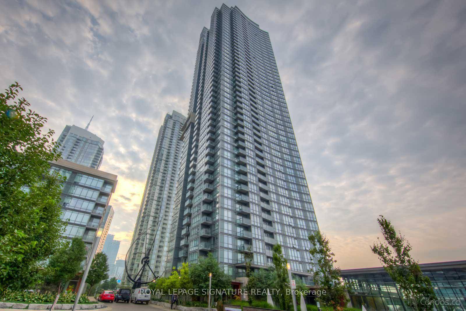 Client RemarksSpacious 1 Bedroom Den Condo Approx.