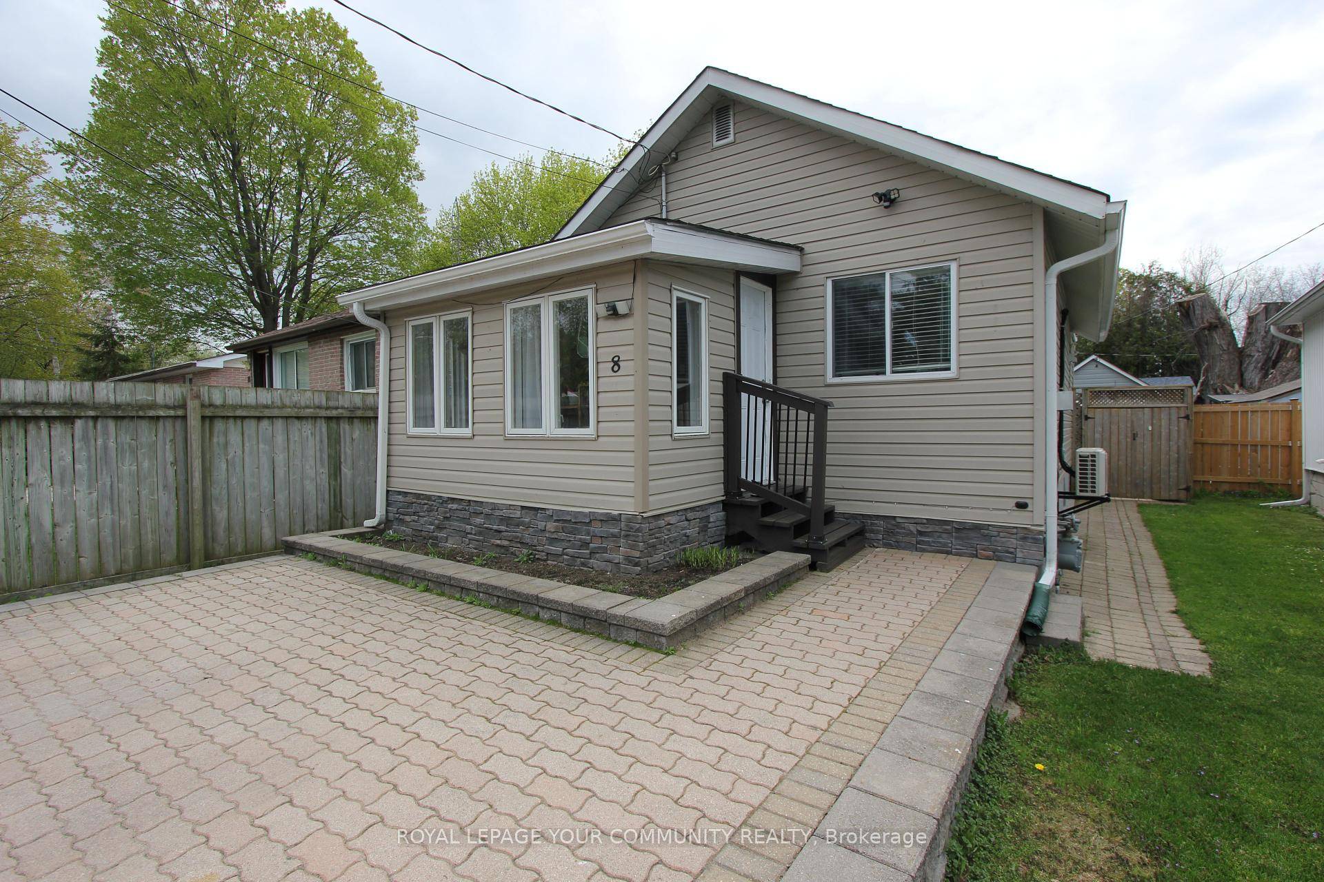 Beautifully renovated 2 bedroom home just steps from the shores of Lake Simcoe !