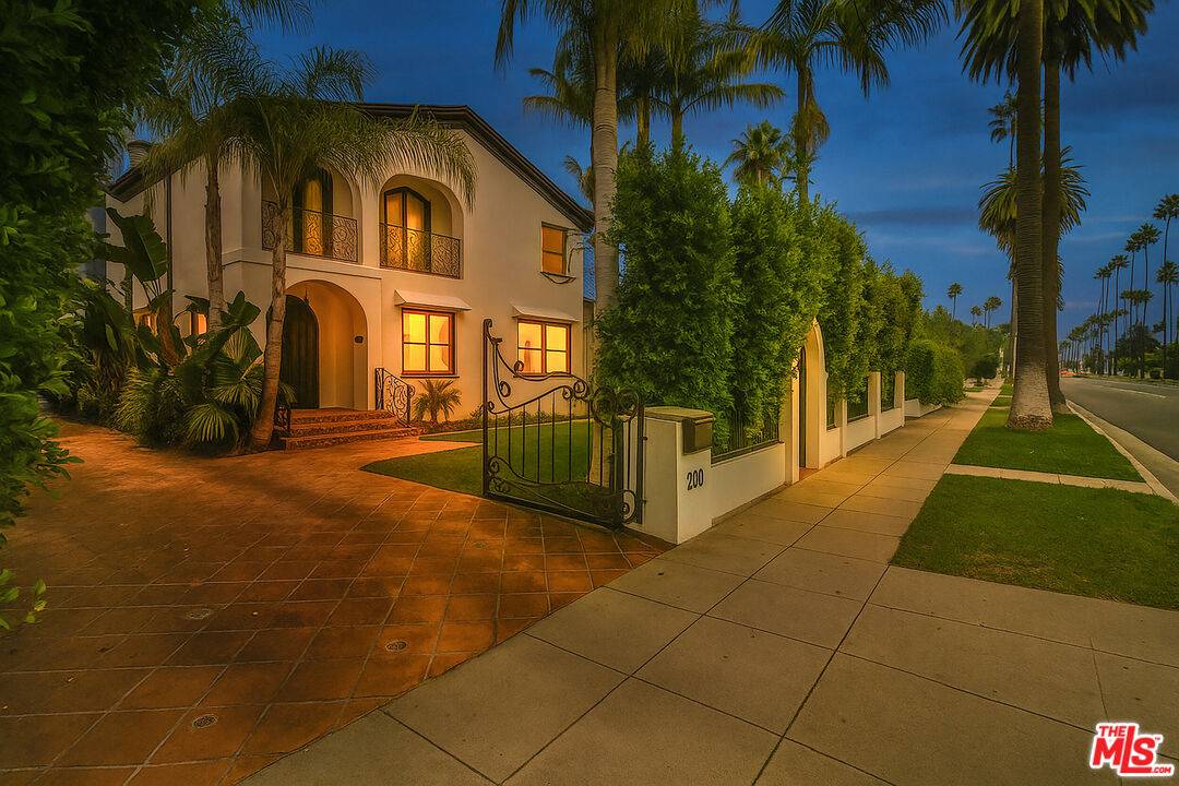 209 N Doheny DR 4BR Beverly Grove La