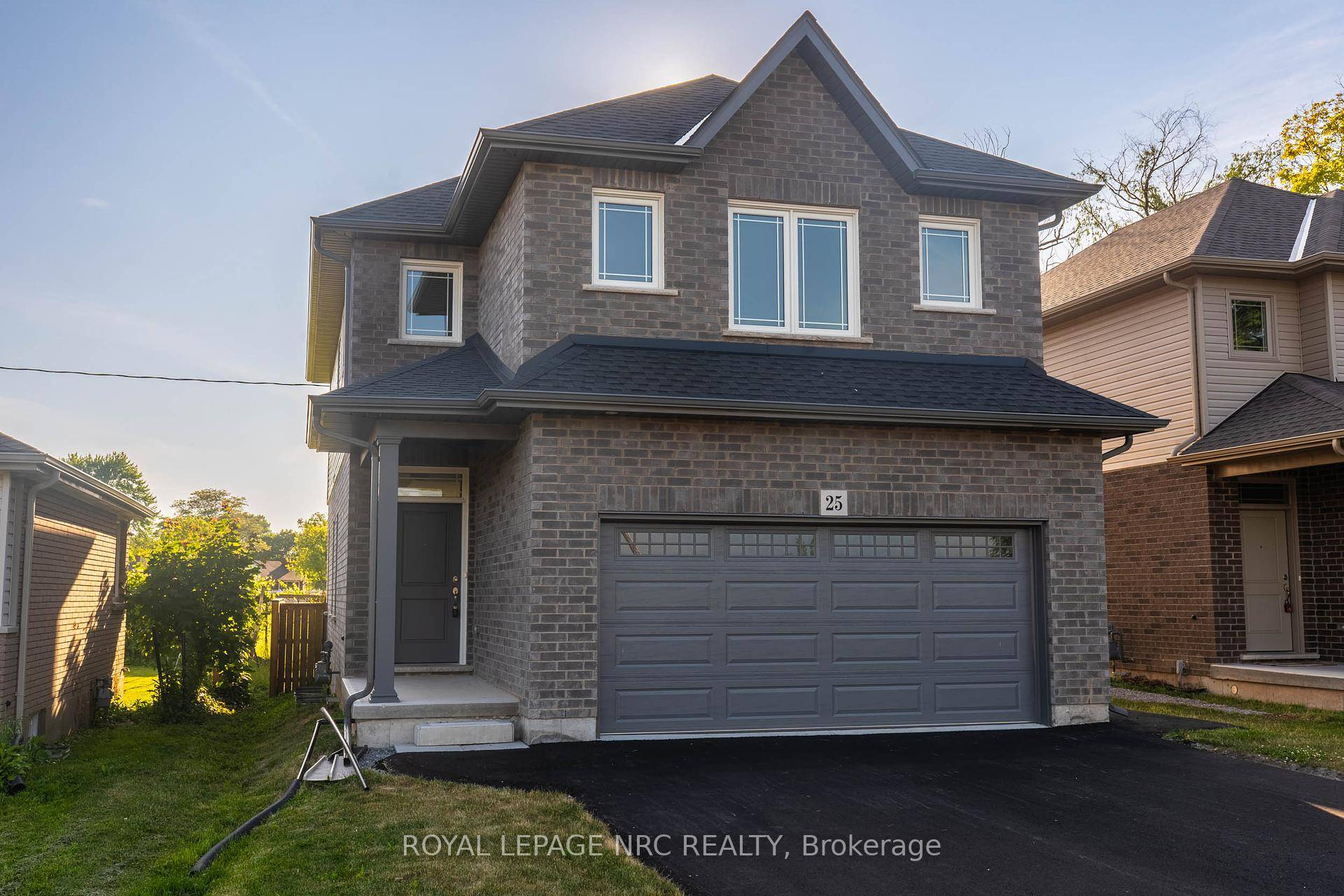 You will love this stunning 4 1 bed, 3.