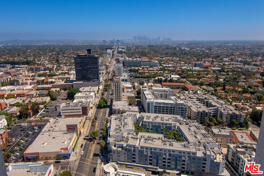 5670 Wilshire BLVD 2BR Hancock Park La