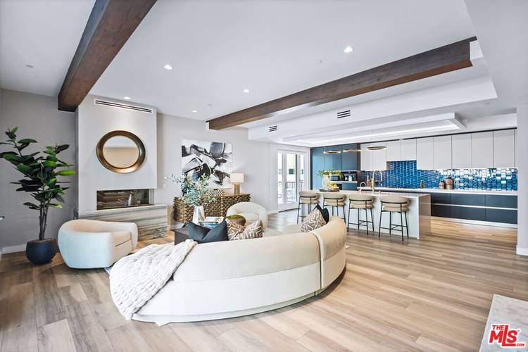 160  N La Peer Dr 2BR Beverly Grove La