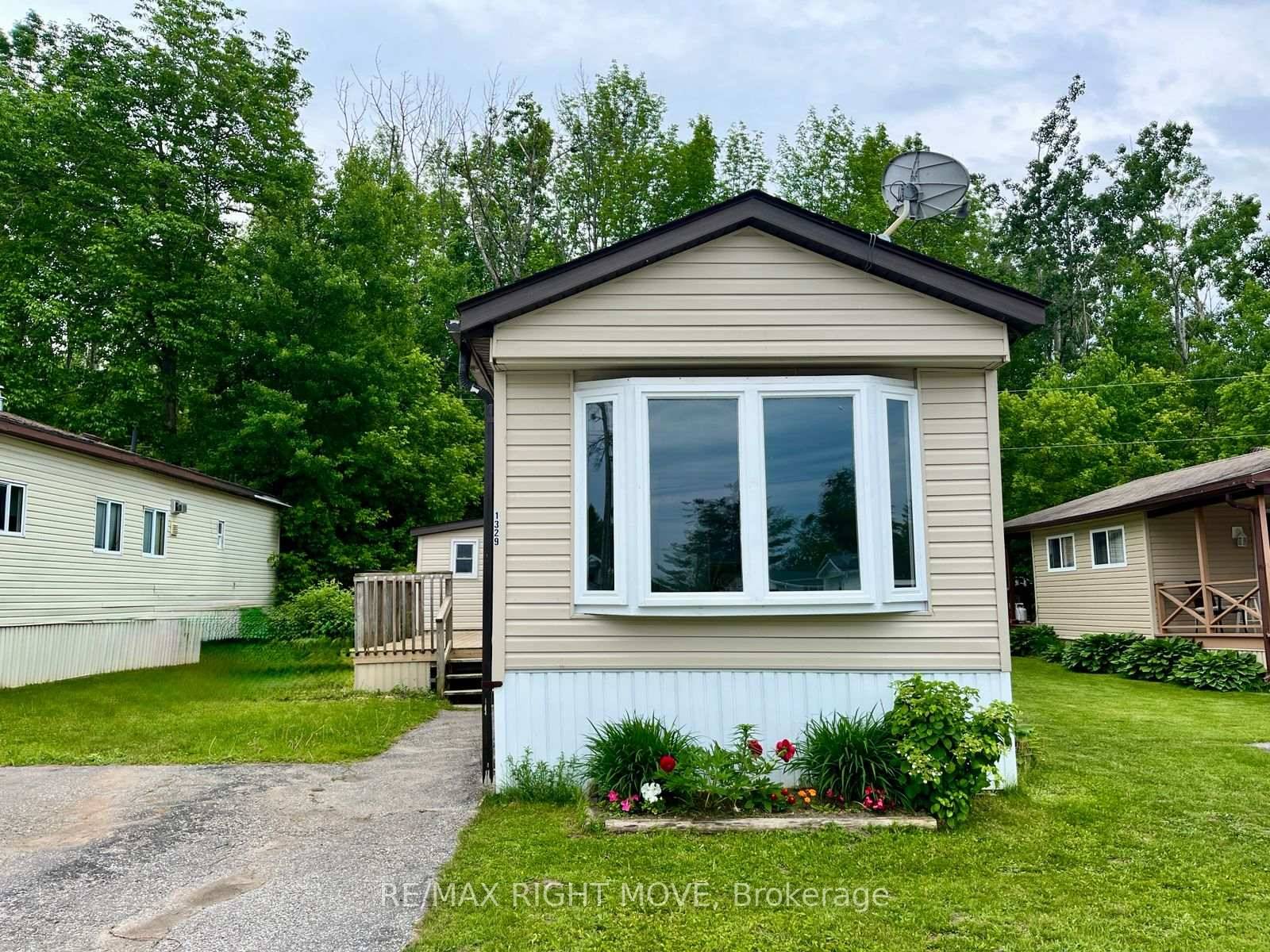 Welcome to Silver Creek Estatesa quiet, friendly community in the heart of Severn, just minutes from Orillia !