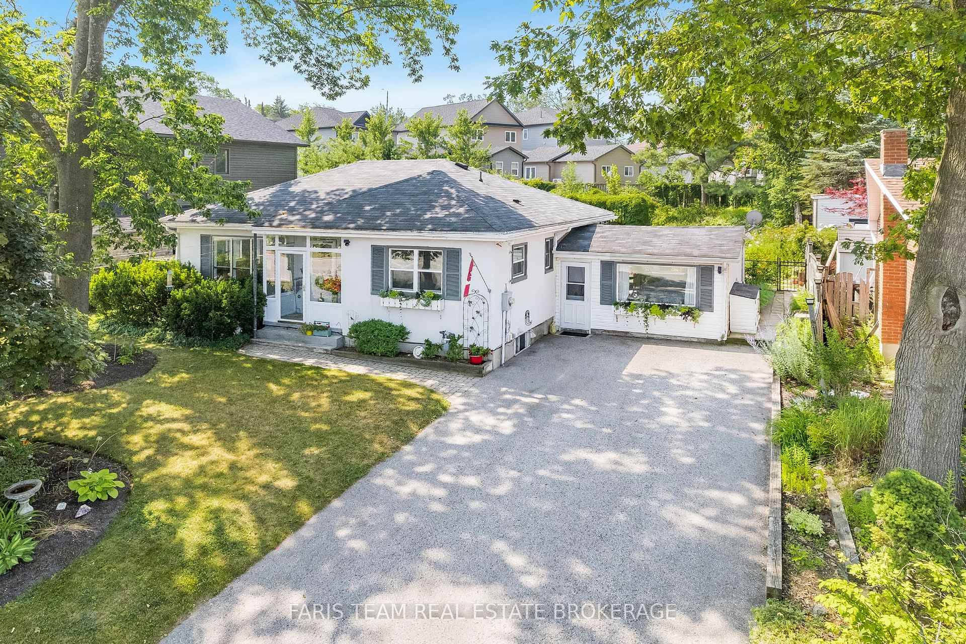 Top 5 Reasons You Will Love This Home 1 Pleasant and meticulously cared for home nestled in the heart of Old Barrie, just a short stroll to the picturesque Sunnidale ...