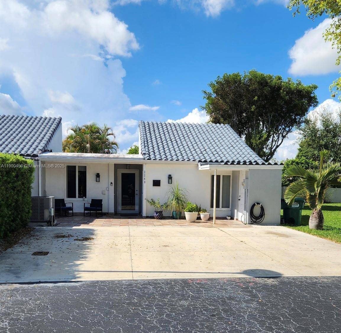 Discover this charming corner townhouse at 2240 SW 122 Ct in the heart of West Miami Dade !