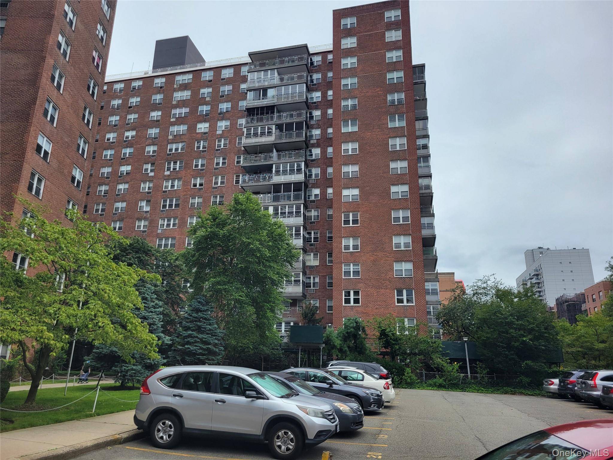 Welcome to Carlyle Tower's B Large two bedroom bathroom unit 1, 000 Sqft with eastern exposure and a balcony.
