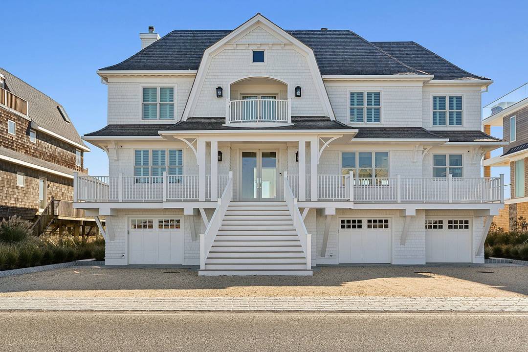 LUXURIOUS DUNE ROAD OCEANFRONT OASIS