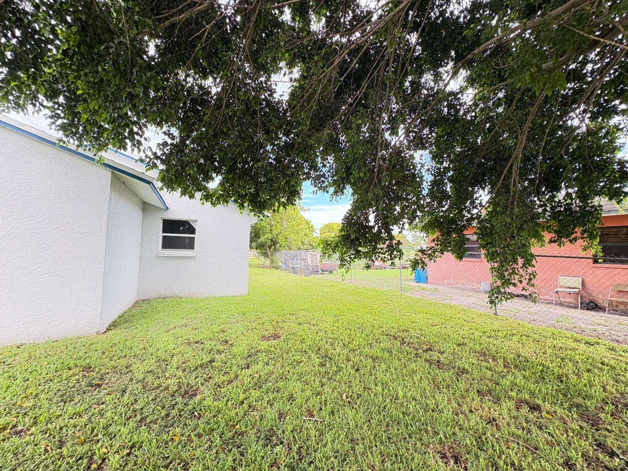 ''Beautifully renovated home in the heart of Pahokee !