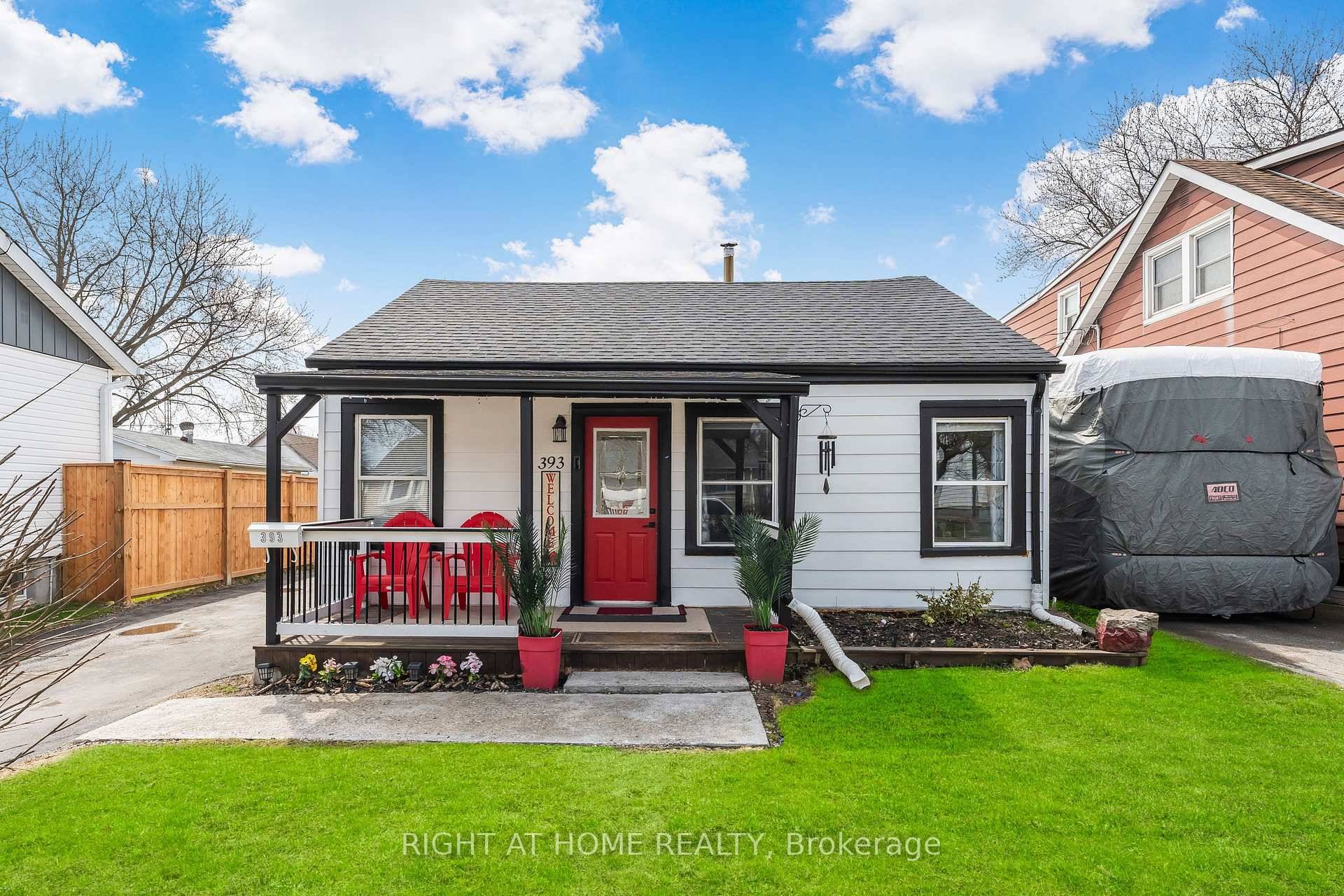 Welcome to 393 Victory Ave !