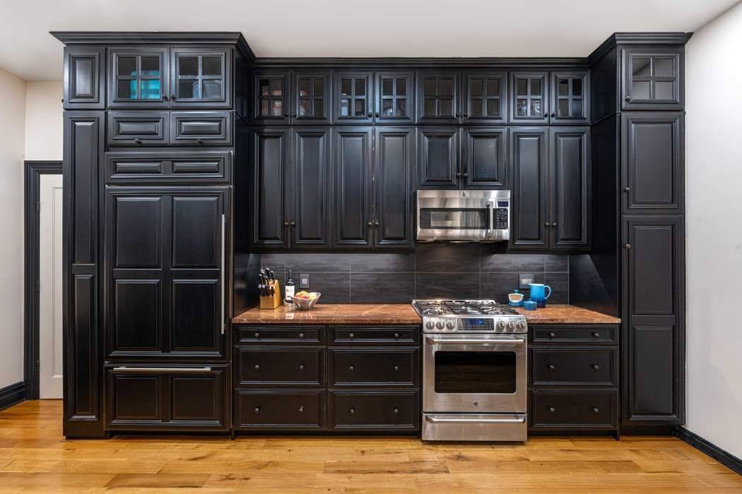 Grand, Chef Quality Kitchen and Pre War Charm in the Heart of the Upper West Side Welcome to Residence 1E at The Powellton a rare and spacious three bedroom, two ...
