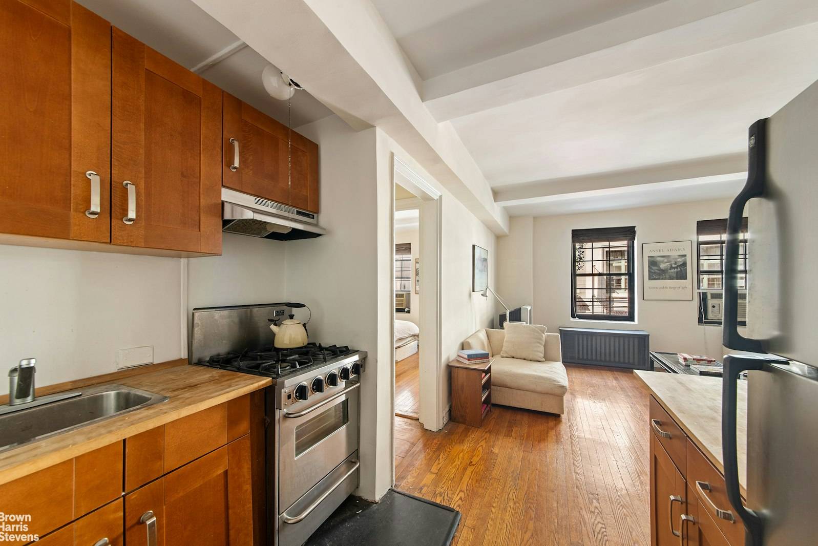 Located in one of the best neighborhoods in Manhattan, this charming and quiet one bedroom co op apartment is your oasis in the city.