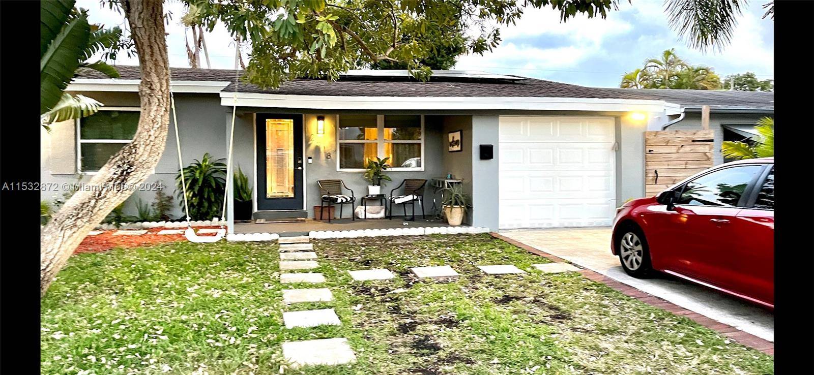 Beautiful and Cozy Remodeled Single Family Home in a Quiet Hollywood Family Neighborhood.