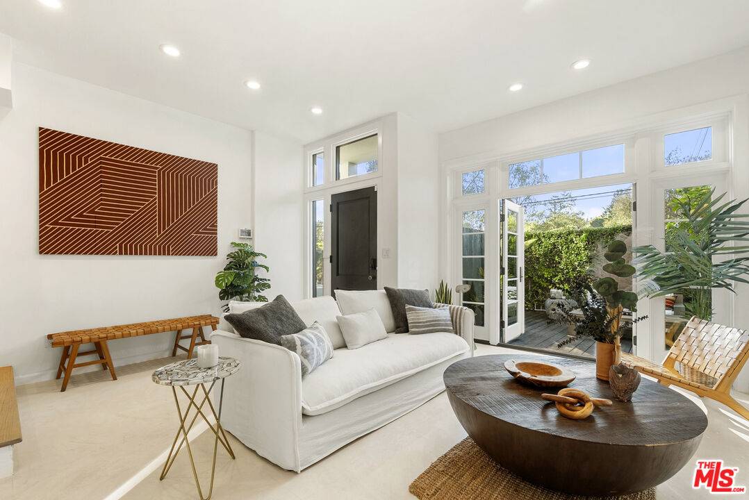 410   Entrada Dr 3BR Pacific Palisades La