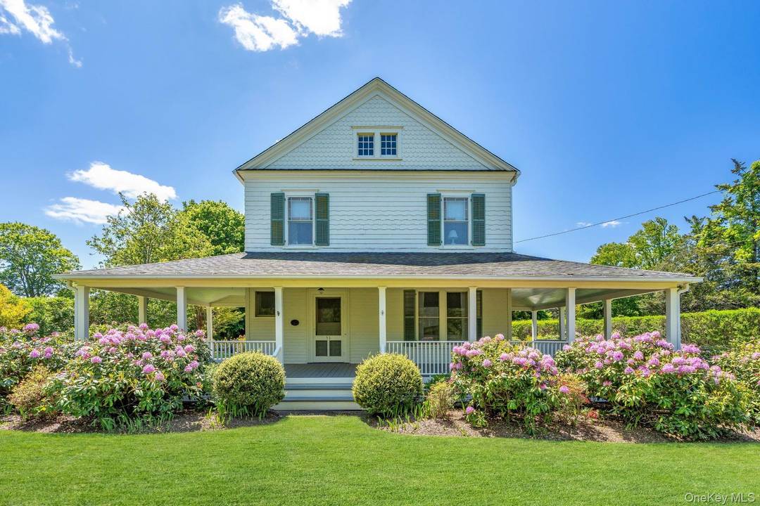 CLASSIC QUOGUE STREET Lovely five bedroom Quogue Victorian located in the heart of Quogue village.