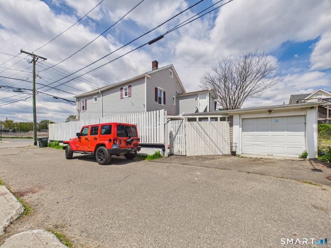 Fantastic Investment Property for Sale in Bridgeport !