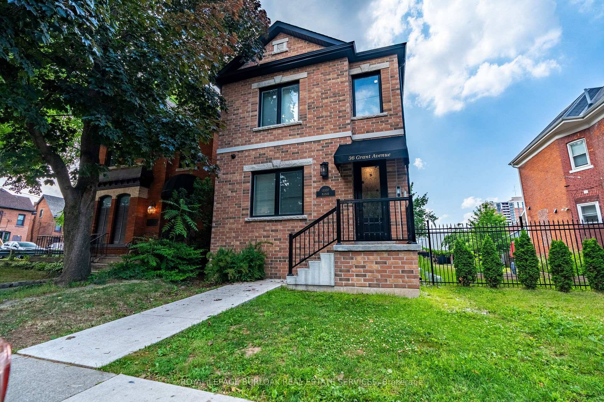 Stunning 1 bedroom, 1 bath apartment for rent in the heart of Hamilton !