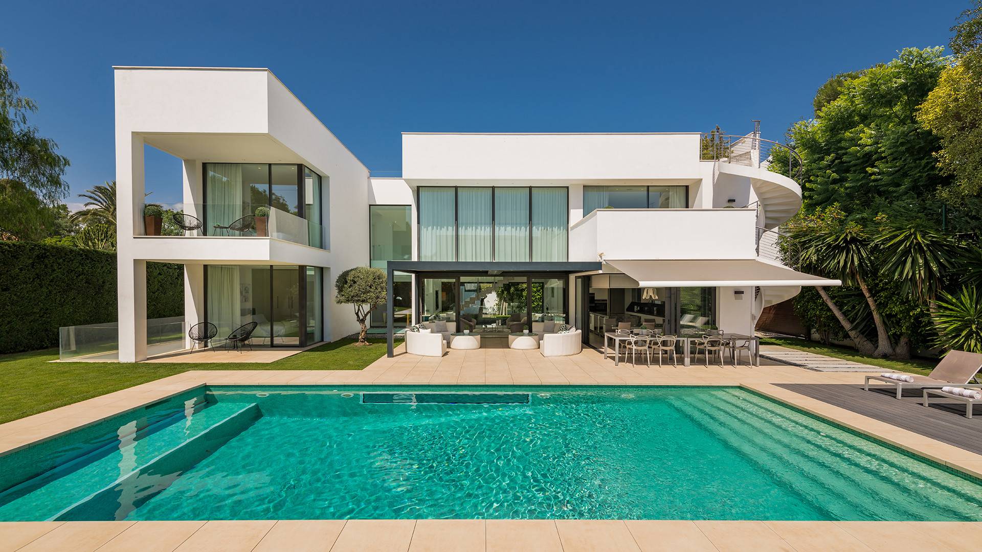 Exceptional New Modern Luxury Villa in Puerto Banus, Marbella
