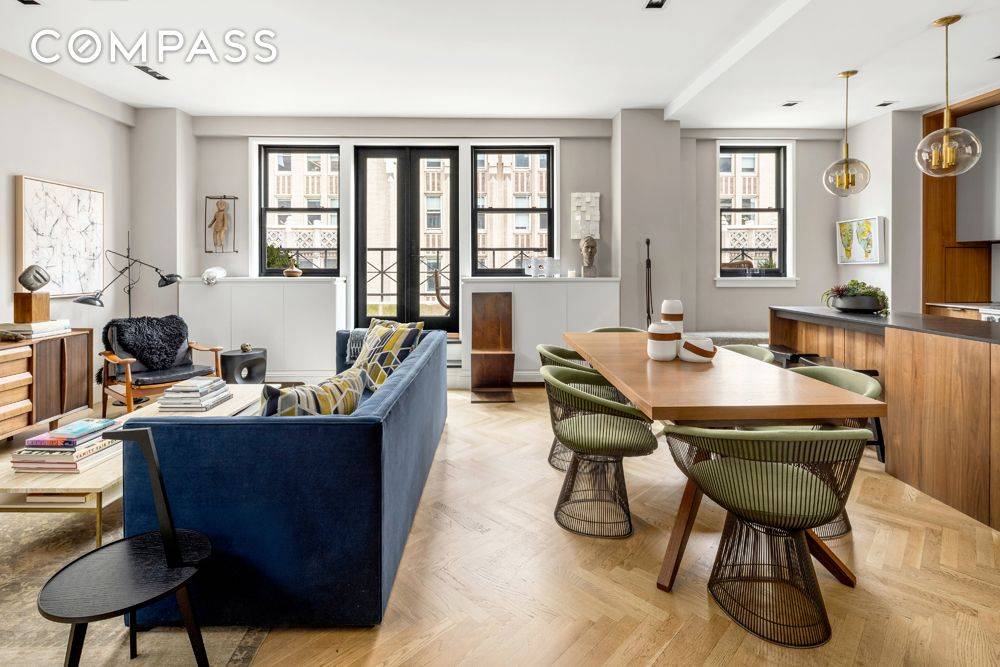 Terraced triple mint duplex in the heart of Manhattan !