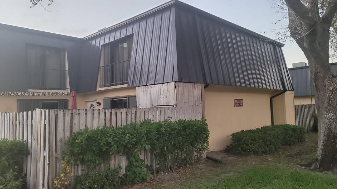 Investors immediately cash out, updated and excellent tenant history.