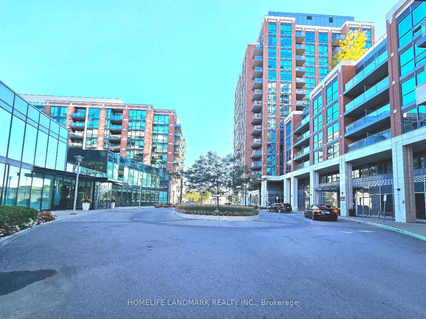Absolutely Stunning Large One Bedroom Condo Located In Desirable Gramercy Park.