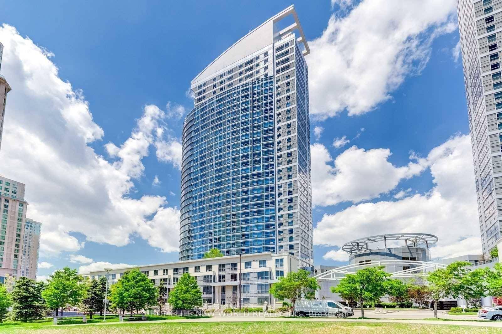 Bright and spacious 2 bedroom, 2 bathroom condo sits on the 32nd floor, offering breathtaking southwest exposure with abundant natural light.