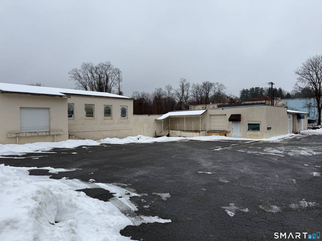 Great investment opportunity for a retail, light manufacturing, automotive and or warehouse space on the high traffic RT72 state road.